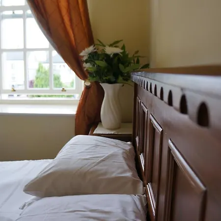 Πανσιόν Jacksons Restaurant And 3*