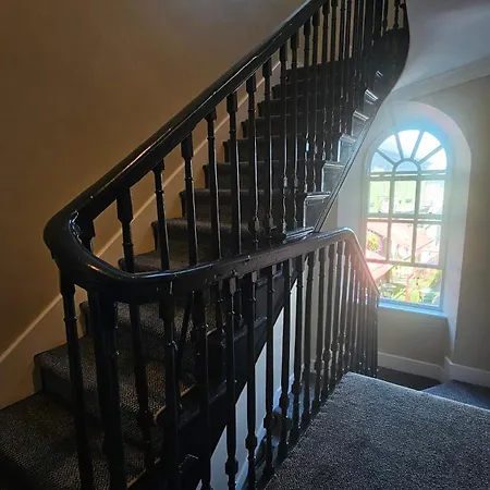 Πανσιόν Jacksons Restaurant And 3*