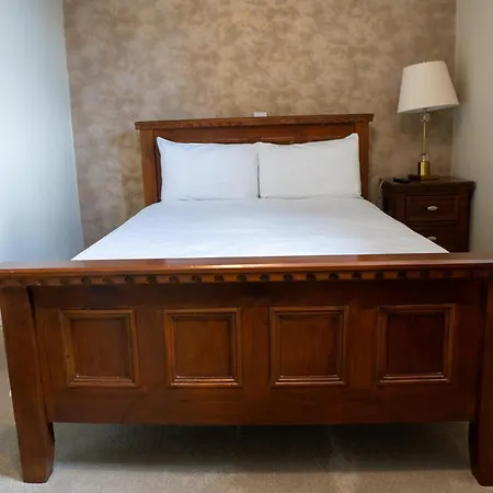 Jacksons Restaurant And Πανσιόν Ροσκόμον