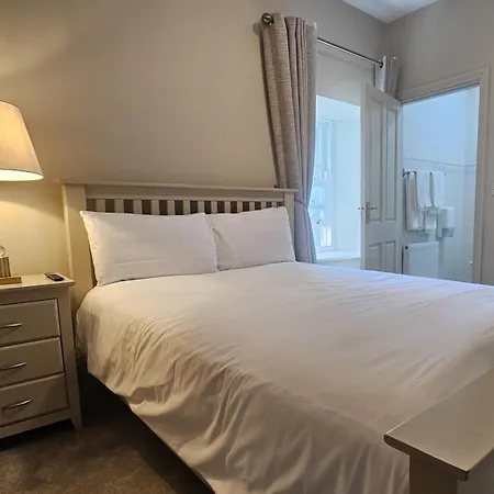 Jacksons Restaurant And Πανσιόν Ροσκόμον