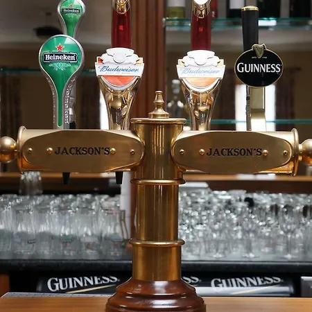 Jacksons Restaurant And Vendégház 3*