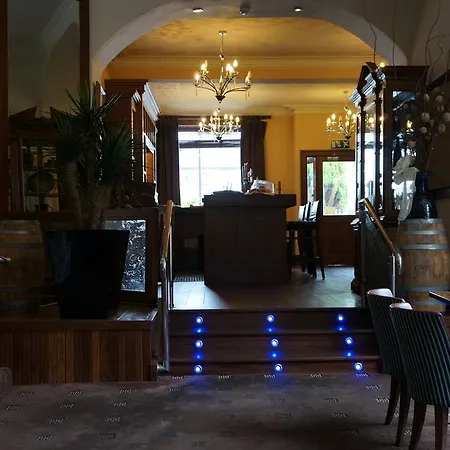 Jacksons Restaurant And 3* Ροσκόμον