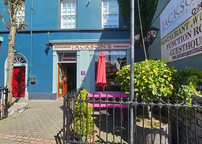 Konukevi Jacksons Restaurant And 3*